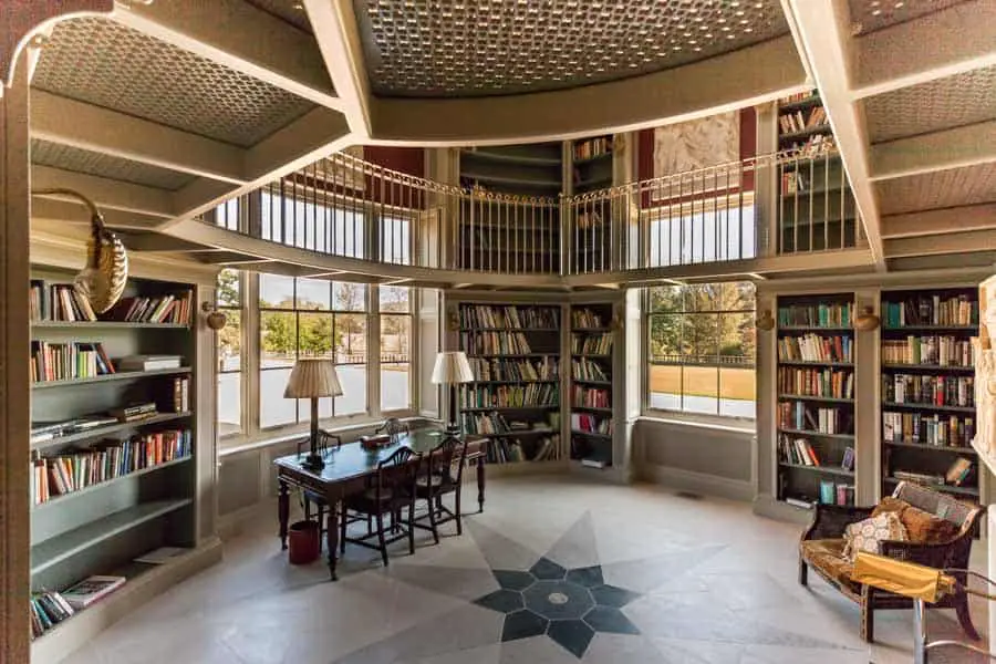 Private library by Rick McEvoy Architectural Photographer in Dor